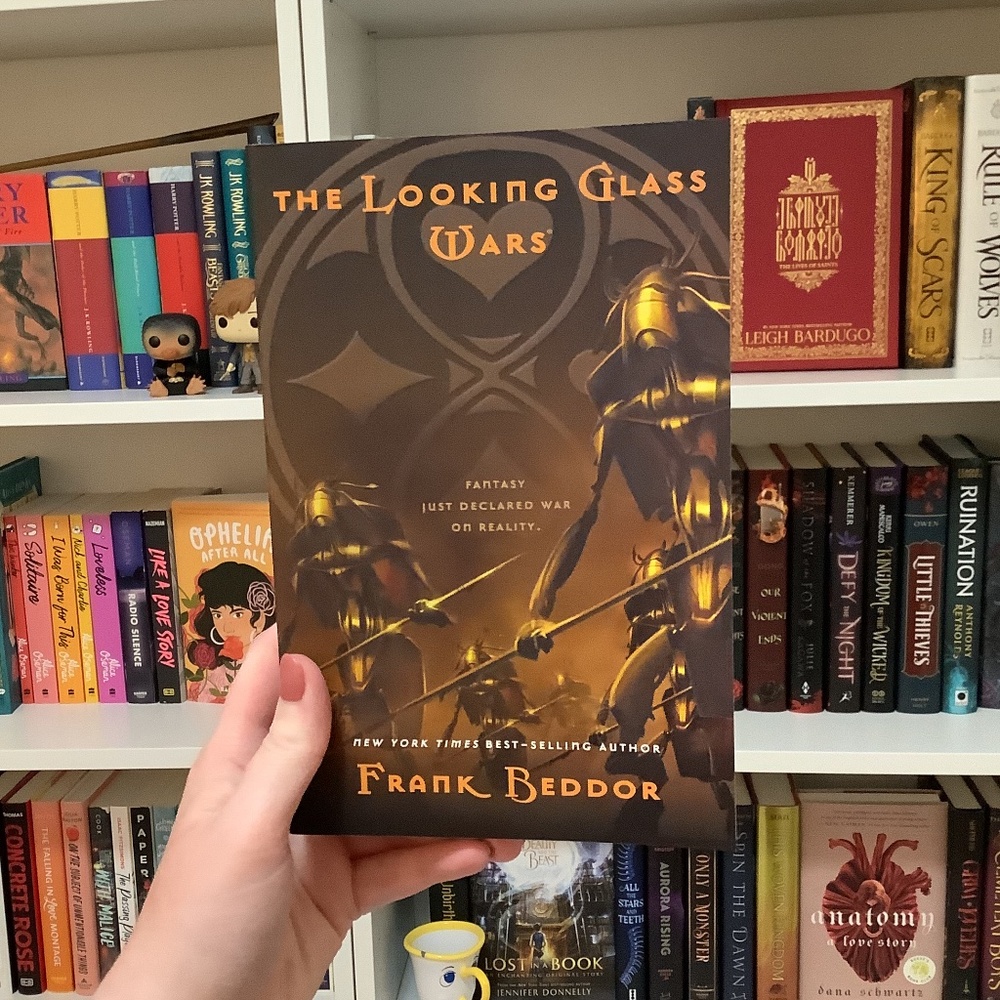 *BRAND NEW* Looking Glass Wars Fantasy Book